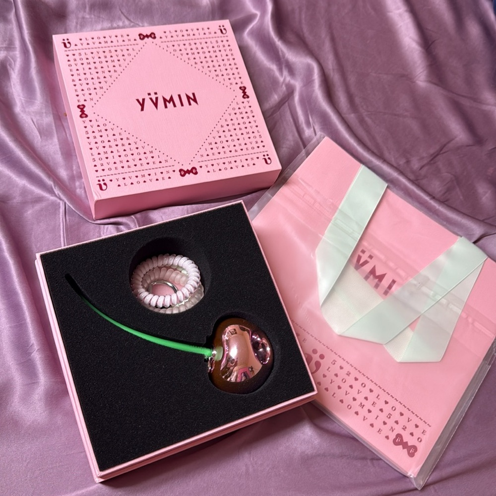 YVMIN cherry Large hair tie bag charm scrunchie